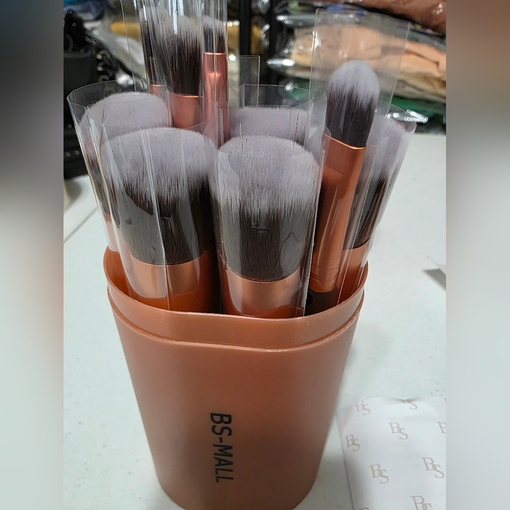Rose Gold Makeup Brush Set. NWOT